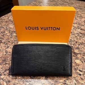 🖤Epi🖤 Zip Zipper Wallet Wristlet Shoulder Purse 🤩